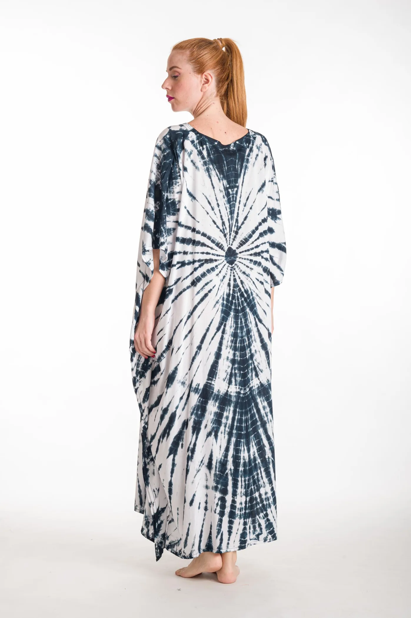 Καφτανι βισκοζ tie dye - Άσπρο καφτάνι παραλίας από βισκόζ για καλοκαιρινές resort εμφανίσεις