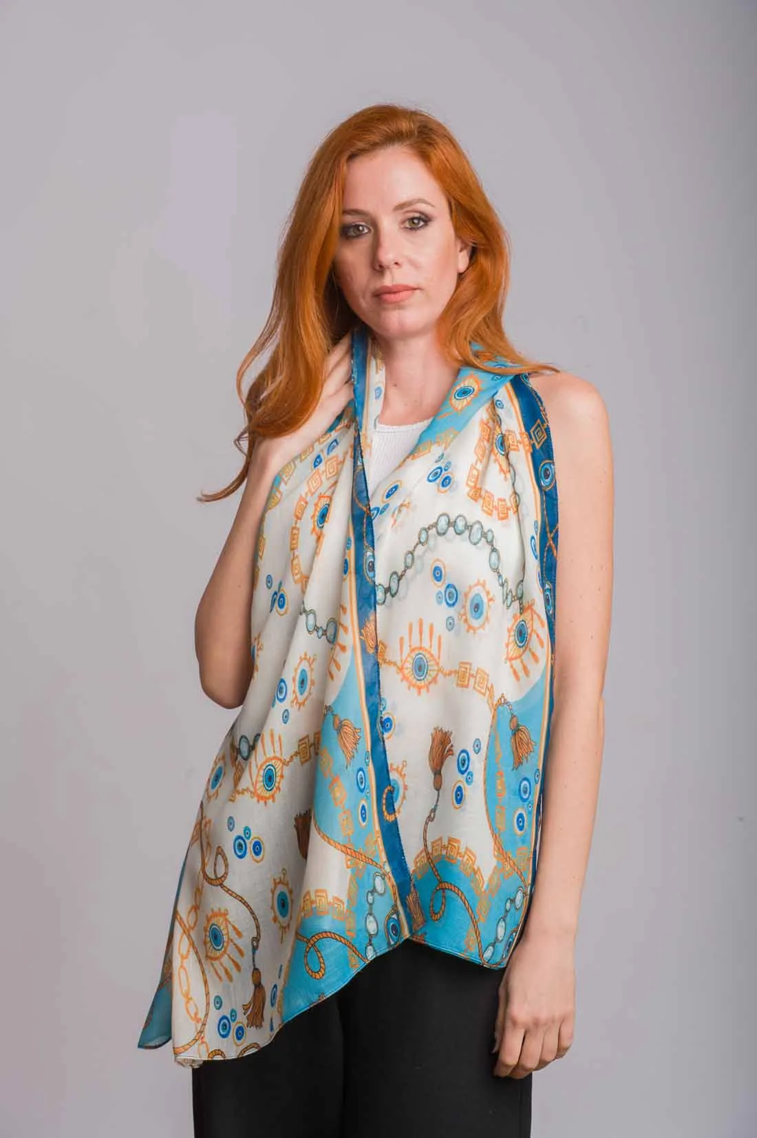 Άσπρο φουλαρι βισκοζ εμπριμε - Άσπρο;Μπλέ resort wear προϊόν για καλοκαιρινές resort εμφανίσεις