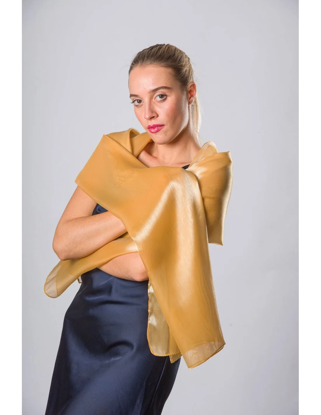 Εσαρπα μεταλιζε - Χρυσό resort wear προϊόν για καλοκαιρινές resort εμφανίσεις