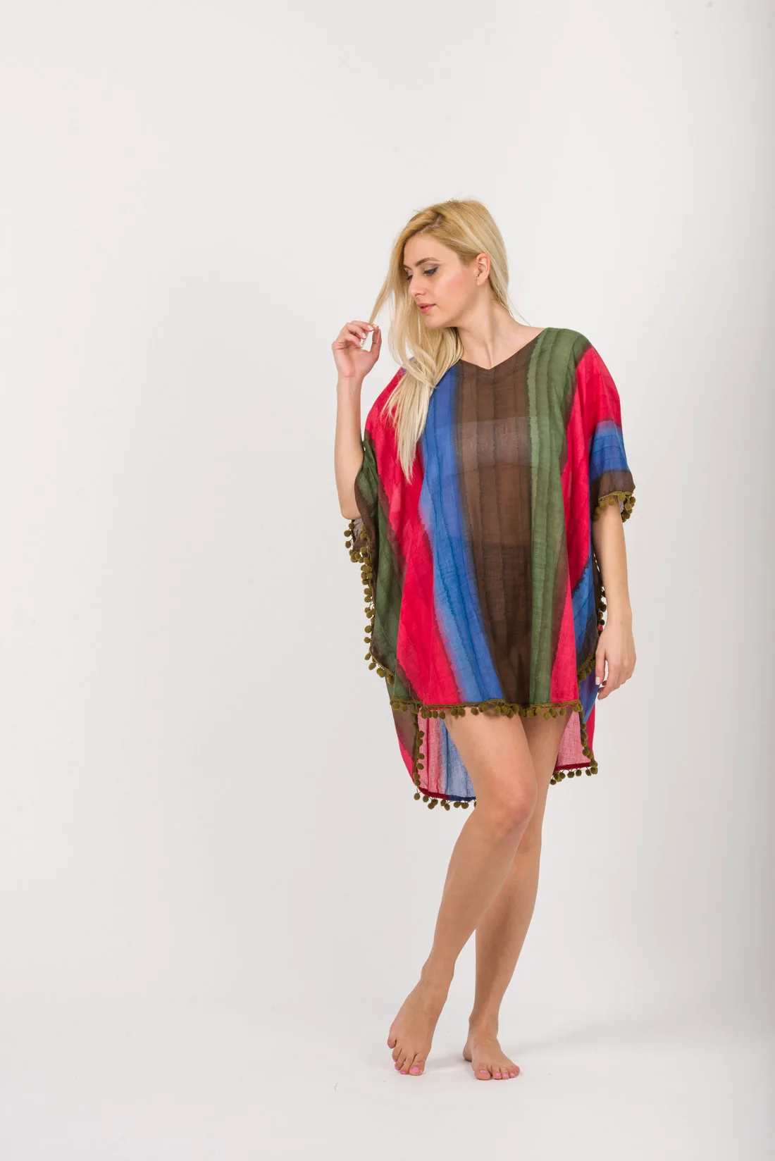 Ποντσο tie dye ριγε βαμβακερο με pon pon - Καφέ;Κόκκινο;Μπλέ;Πράσινο πόντσο παραλίας από βαμβακερό για καλοκαιρινές resort εμφανίσεις