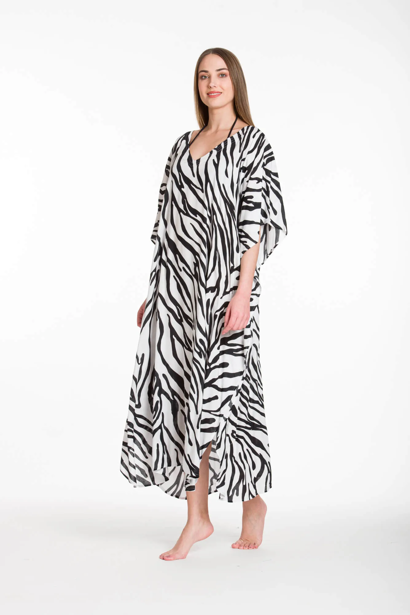 Καφτανι βισκοζ animal print - Μαύρο;Άσπρο καφτάνι παραλίας από βισκόζ για καλοκαιρινές resort εμφανίσεις