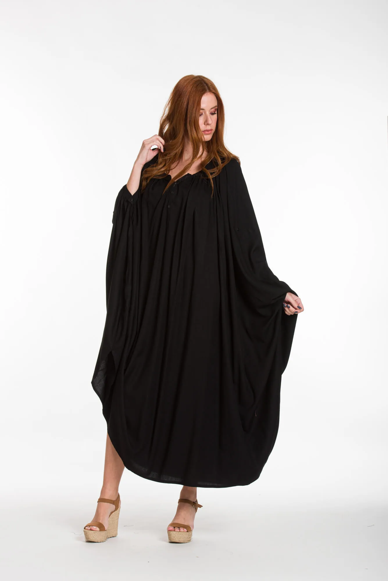 Καφτανι - πουκαμισοφορεμα oversize look με ρυθμιζομενα μανικια - Μαύρο φόρεμα παραλίας από βισκόζ για καλοκαιρινές resort εμφανίσεις